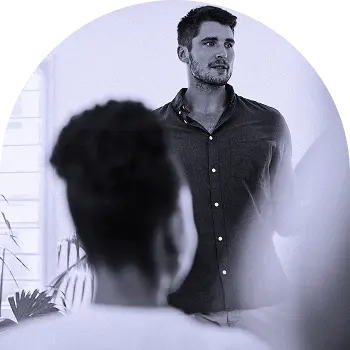 Portrait d'un dirigeant en pleine discussion, illustrant les témoignages et la réussite des sociétés en portefeuille.